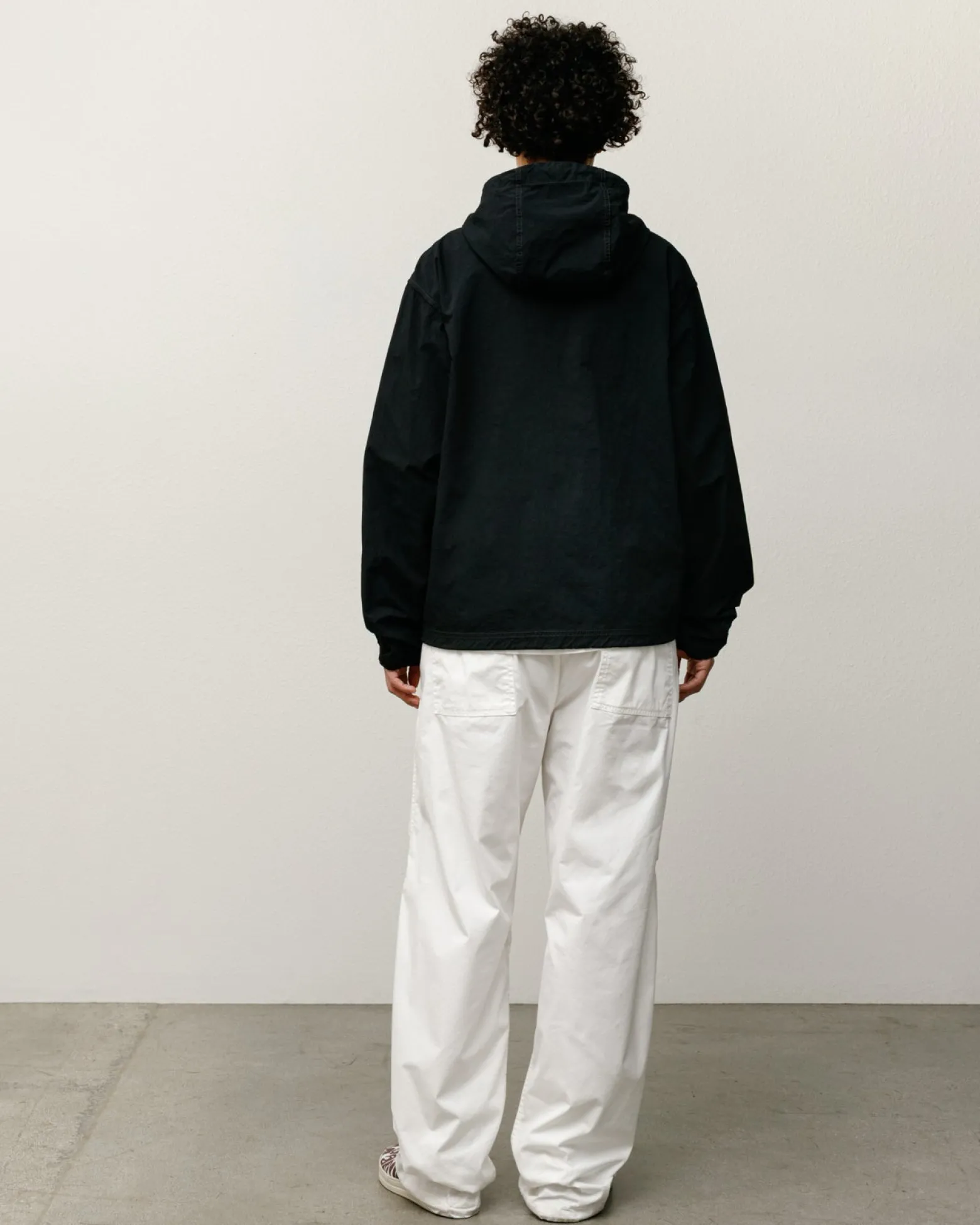 LIGHTWEIGHT HOODED JACKET